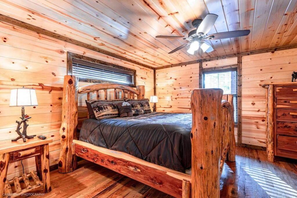 Iron Horse Lodge Sleeps 18, Games, Fire Pit, Hot Tub, Ev, More Broken Bow Esterno foto