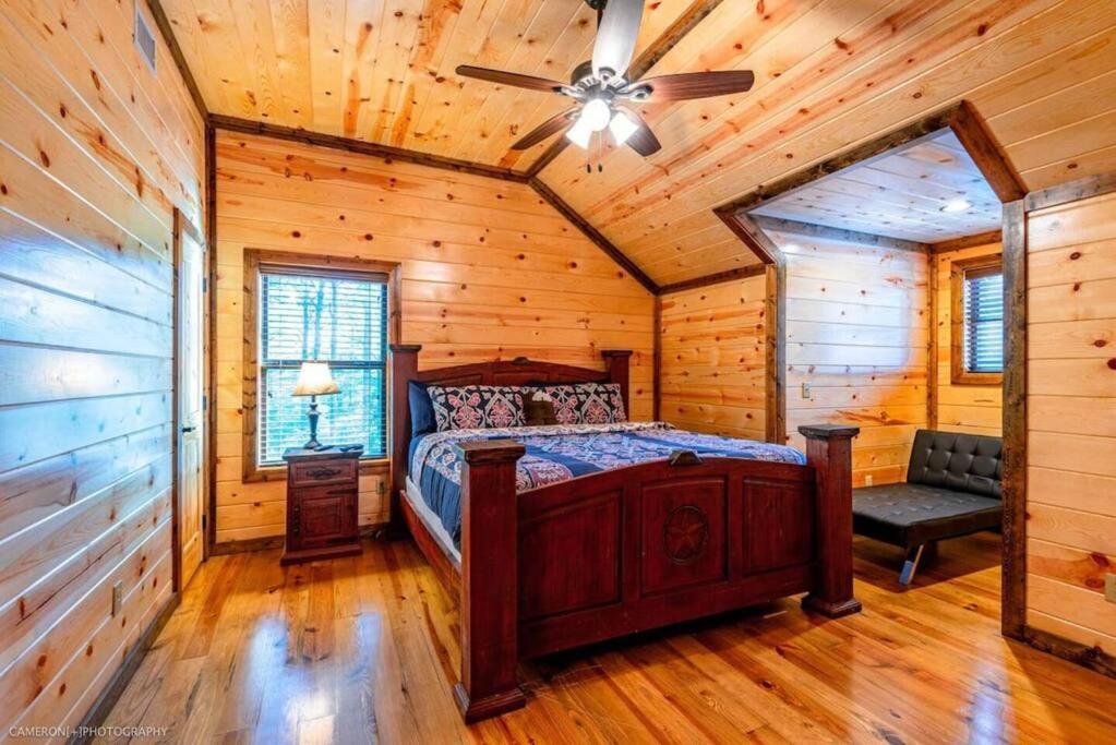 Iron Horse Lodge Sleeps 18, Games, Fire Pit, Hot Tub, Ev, More Broken Bow Esterno foto