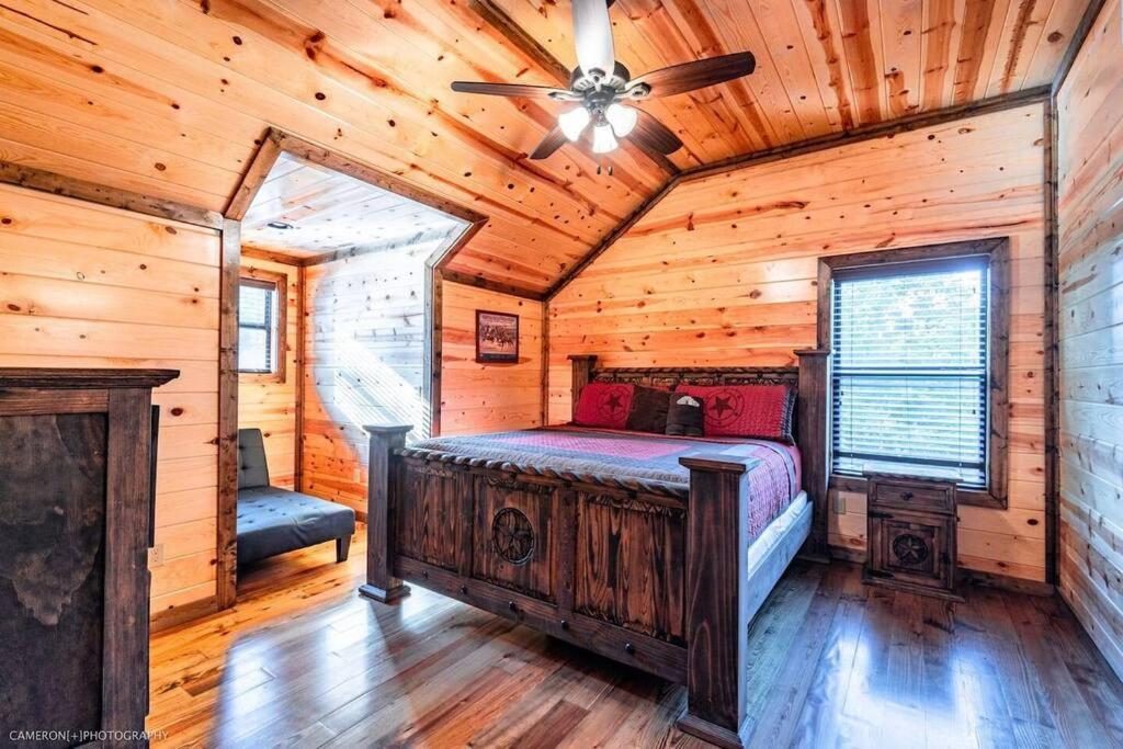 Iron Horse Lodge Sleeps 18, Games, Fire Pit, Hot Tub, Ev, More Broken Bow Esterno foto