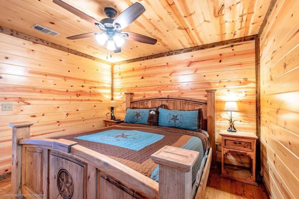 Iron Horse Lodge Sleeps 18, Games, Fire Pit, Hot Tub, Ev, More Broken Bow Esterno foto