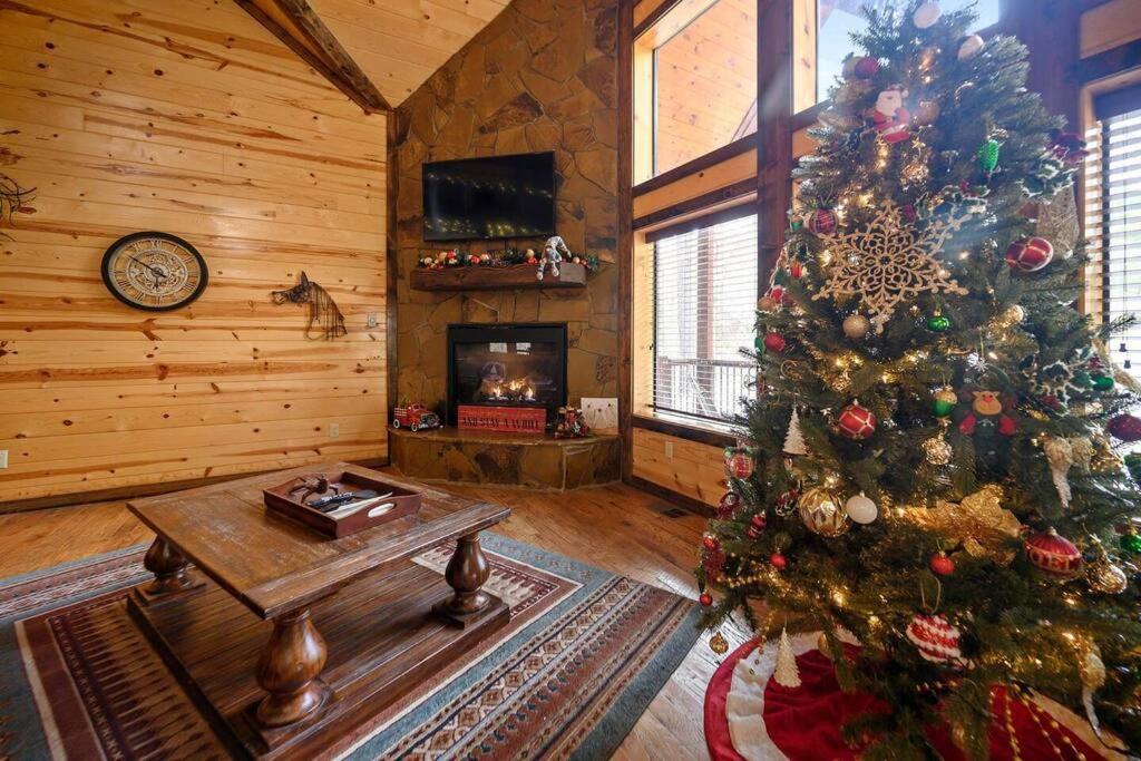 Iron Horse Lodge Sleeps 18, Games, Fire Pit, Hot Tub, Ev, More Broken Bow Esterno foto