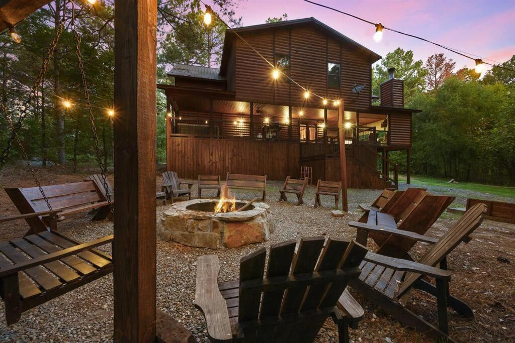 Iron Horse Lodge Sleeps 18, Games, Fire Pit, Hot Tub, Ev, More Broken Bow Esterno foto