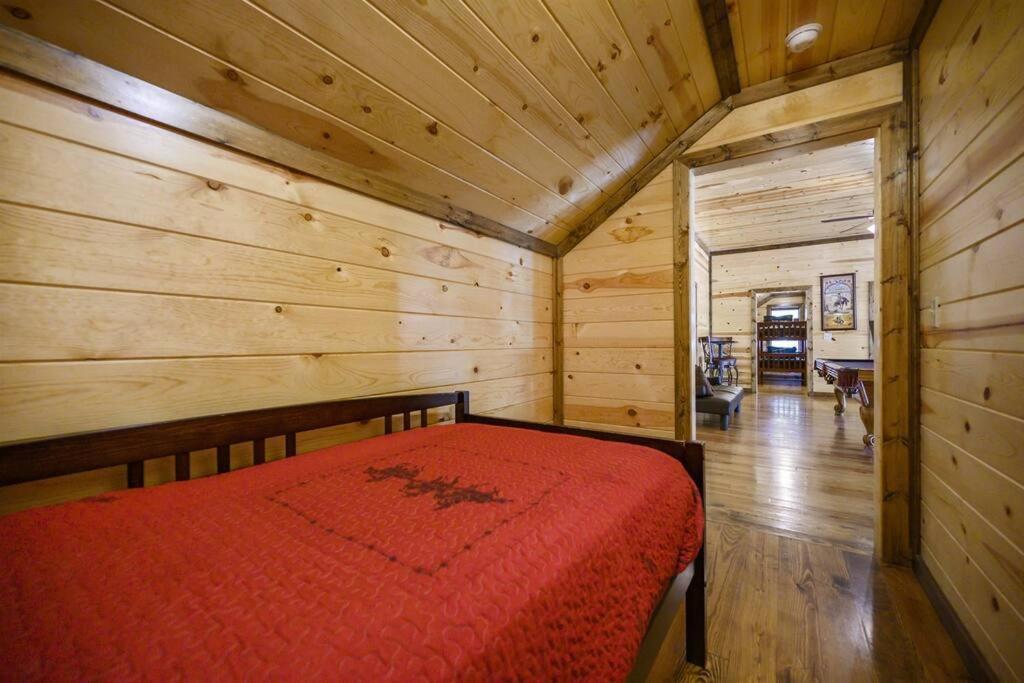 Iron Horse Lodge Sleeps 18, Games, Fire Pit, Hot Tub, Ev, More Broken Bow Esterno foto