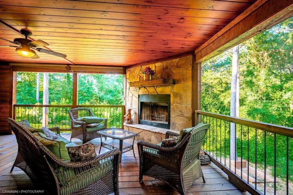 Iron Horse Lodge Sleeps 18, Games, Fire Pit, Hot Tub, Ev, More Broken Bow Esterno foto