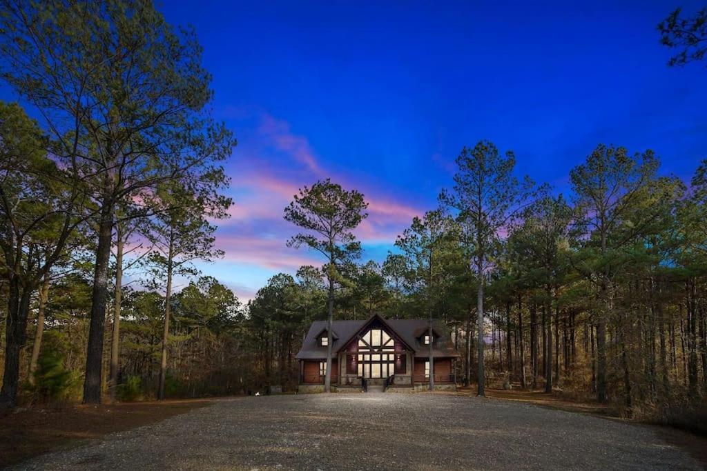 Iron Horse Lodge Sleeps 18, Games, Fire Pit, Hot Tub, Ev, More Broken Bow Esterno foto