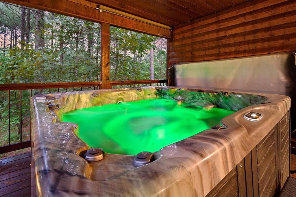 Iron Horse Lodge Sleeps 18, Games, Fire Pit, Hot Tub, Ev, More Broken Bow Esterno foto
