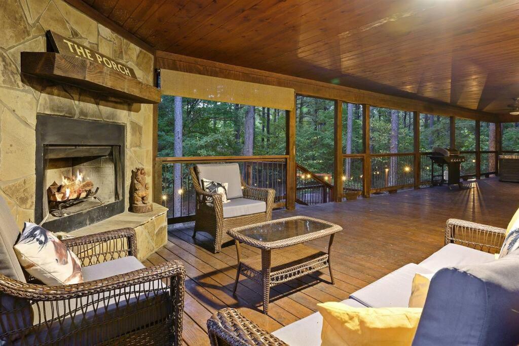 Iron Horse Lodge Sleeps 18, Games, Fire Pit, Hot Tub, Ev, More Broken Bow Esterno foto